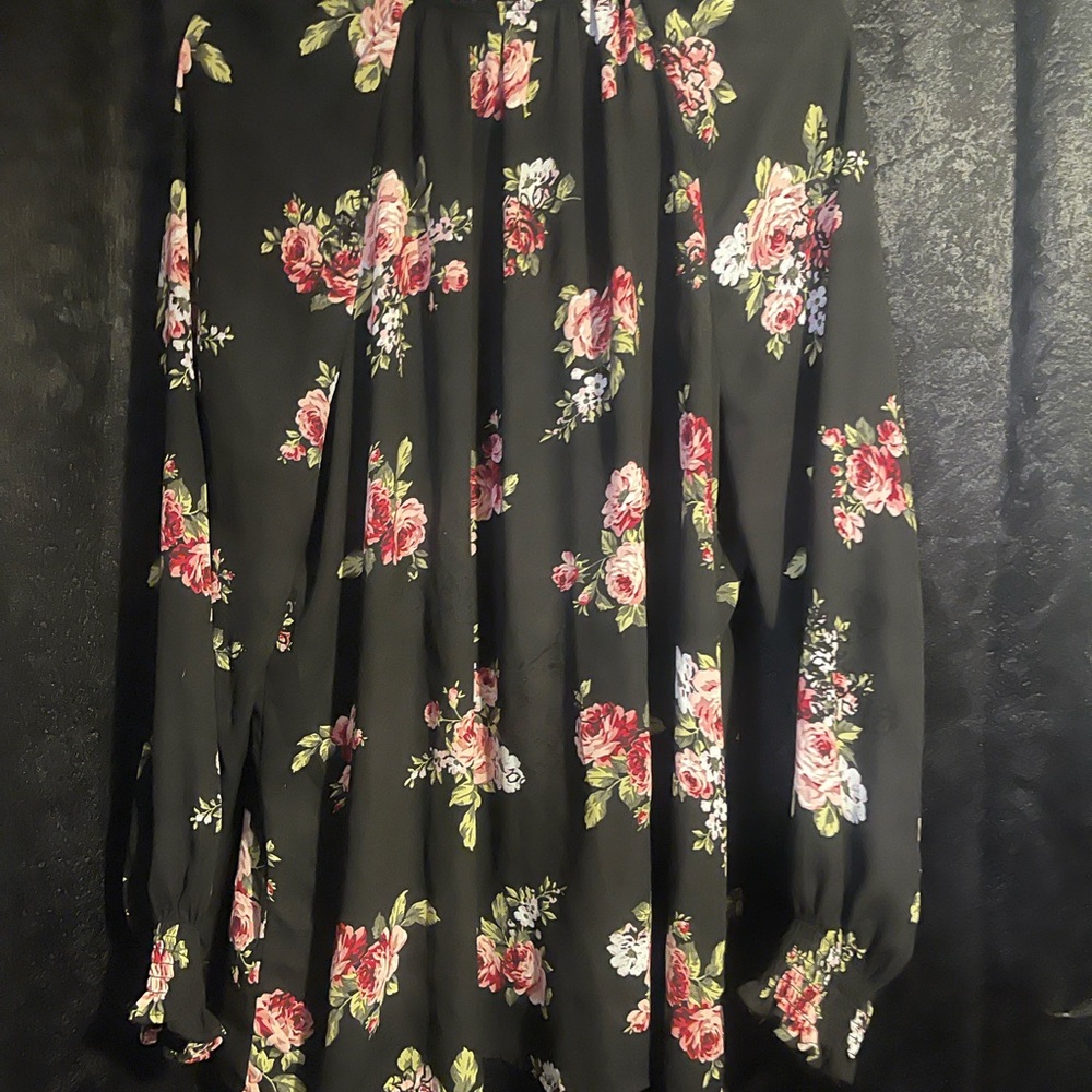 Time and Tru Black Floral Blouse - Picture 2 of 2